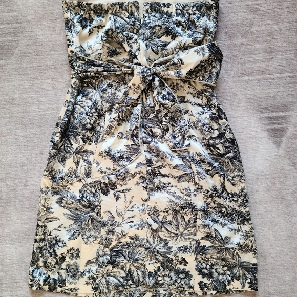 Dress for wedding guest or cocktails - Picture 2 of 5